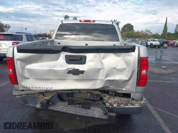 2011 Chevrolet Silverado 1500 LT with VIN 3GCPKSE36BG183524, listed as a IAAI auction lot 43262078 with 147,336 mi miles and . Bid and sale history available at DreamBid. Image 16.