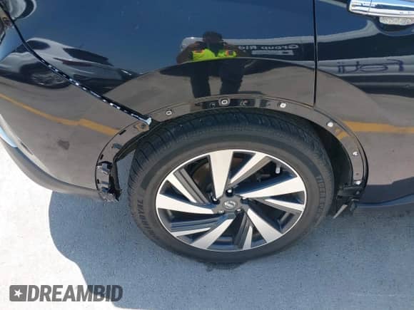 2018 Nissan Murano SV z VIN 5N1AZ2MG7JN106927, wystawiony jako IAAI lot #42299846 z przebiegiem 126 248 mil mil oraz . Historia ofert i sprzedaży dostępna na DreamBid. Obrazek 17.