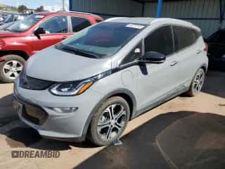 2020 Chevrolet Bolt EV Premier z VIN 1G1FZ6S0XL4113556, wystawiony jako Copart lot #64127713 z przebiegiem 33 874 mil mil oraz . Historia ofert i sprzedaży dostępna na DreamBid. Obrazek 1.
