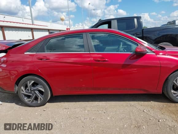 2025 Hyundai Elantra SEL Convenience with VIN KMHLS4DG7SU881180, listed as a IAAI auction lot 43412880 with 23,828 mi miles and . Bid and sale history available at DreamBid. Image 13.