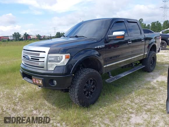 2013 Ford F-150 XL with VIN 1FTFW1ET4DFB66056, listed as a IAAI auction lot 42993227 with 154,424 mi miles and . Bid and sale history available at DreamBid. Image 17.