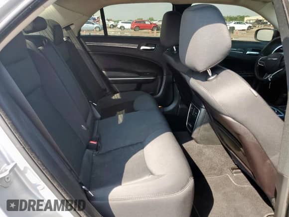 2019 Chrysler 300 Touring с VIN 2C3CCAAG8KH682943, выставлен на аукционе Copart как лот 70071455 с пробегом 42 623 миль миль и Списание • Salvage title. История ставок и продаж доступна на DreamBid. Изображение 10.