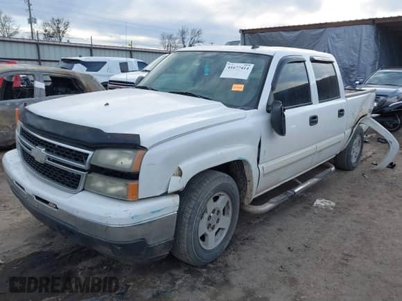 2007 Chevrolet Silverado 1500 LT3 z VIN 2GCEK13Z071118967, wystawiony jako IAAI lot #41677414 z przebiegiem 279 838 mil mil oraz . Historia ofert i sprzedaży dostępna na DreamBid. Obrazek 2.