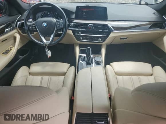 2019 BMW 5 Series 540i xDrive z VIN WBAJE7C5XKWD55540, wystawiony jako Copart lot #63302835 z przebiegiem 123 219 mil mil oraz Szkoda całkowita • Salvage title. Historia ofert i sprzedaży dostępna na DreamBid. Obrazek 8.