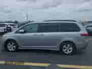 2018 Toyota Sienna LE Auto Access Seat with VIN 5TDKZ3DC5JS939275, listed as a IAAI auction lot 42752731 with 34,362 mi miles and . Bid and sale history available at DreamBid. Image 14.