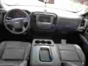 2017 Chevrolet Silverado 1500 Work Truck с VIN 1GCRCNEC8HZ302710, выставлен на аукционе Copart как лот 84808355 с пробегом 102 877 миль миль и Списание • Salvage title. История ставок и продаж доступна на DreamBid. Изображение 8.