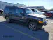 2007 Jeep Commander Sport с VIN 1J8HG48K77C661568, выставлен на аукционе Copart как лот 71834435 с пробегом 143 637 миль миль и Списание • Salvage title. История ставок и продаж доступна на DreamBid. Изображение 4.