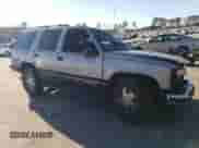 1998 Chevrolet Tahoe z VIN 1GNEK13R1WJ374532, wystawiony jako Copart lot #78623553 z przebiegiem 224 772 mil mil oraz Nie do naprawy • Non repairable. Historia ofert i sprzedaży dostępna na DreamBid. Obrazek 4.
