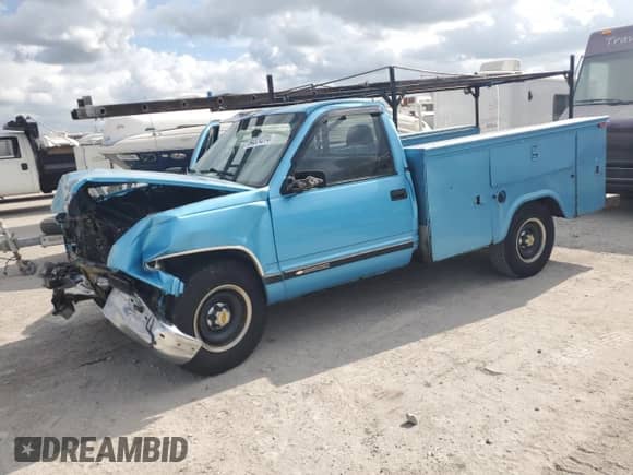 1995 Chevrolet Silverado 2500 с VIN 1GCFC24K0SZ190762, выставлен на аукционе Copart как лот 84324274 с пробегом 213 671 миль миль и Списание • Salvage title. История ставок и продаж доступна на DreamBid. Изображение 1.