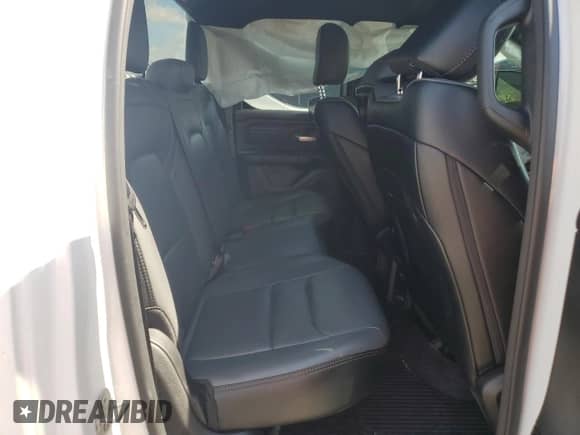 2024 Ram 1500 Tradesman z VIN 1C6RRECT8RN231817, wystawiony jako Copart lot #63057625 z przebiegiem 53 092 mil mil oraz Szkoda całkowita • Salvage title. Historia ofert i sprzedaży dostępna na DreamBid. Obrazek 10.