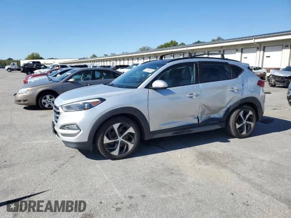 2018 Hyundai Tucson Value with VIN KM8J33A20JU639739, listed as a Copart auction lot 85890455 with 143,990 mi miles and Salvage title. Bid and sale history available at DreamBid. Image 1.