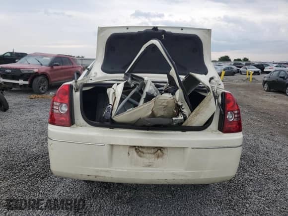 2009 Chrysler 300 Touring с VIN 2C3LA53V59H577540, выставлен на аукционе Copart как лот 59521425 с пробегом Не указан миль и Списание • Salvage title. История ставок и продаж доступна на DreamBid. Изображение 6.