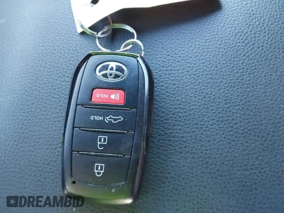 2024 Toyota Tacoma SR5 with VIN 3TMLB5JN0RM008463, listed as a IAAI auction lot 40979020 with 4,710 mi miles and . Bid and sale history available at DreamBid. Image 11.