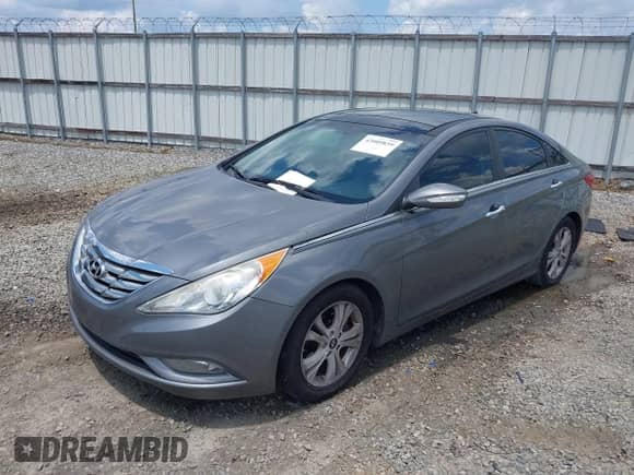 2013 Hyundai Sonata SE with VIN 5NPEC4AC9DH642318, listed as a IAAI auction lot 43009839 with 158,740 mi miles and . Bid and sale history available at DreamBid. Image 2.