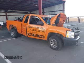 2011 Chevrolet Silverado 1500 LT z VIN 1GCRCSEAXBZ275949, wystawiony jako IAAI lot #43450682 z przebiegiem Nie podano mil oraz . Historia ofert i sprzedaży dostępna na DreamBid. Obrazek 1.