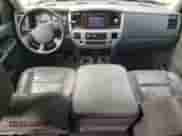 2008 Dodge 1500 Laramie с VIN 1D7HU18278S556914, выставлен на аукционе Copart как лот 63033585 с пробегом 203 067 миль миль и На запчасти • Non repairable. История ставок и продаж доступна на DreamBid. Изображение 8.