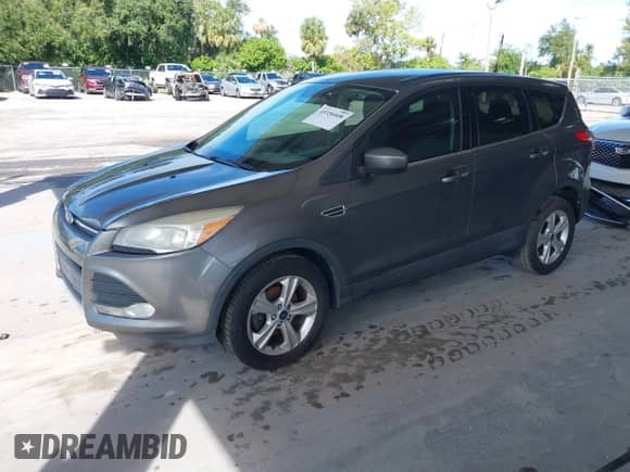 2014 Ford Escape SE with VIN 1FMCU0GX3EUA19481, listed as a IAAI auction lot 43336608 with 268,035 mi miles and . Bid and sale history available at DreamBid. Image 2.