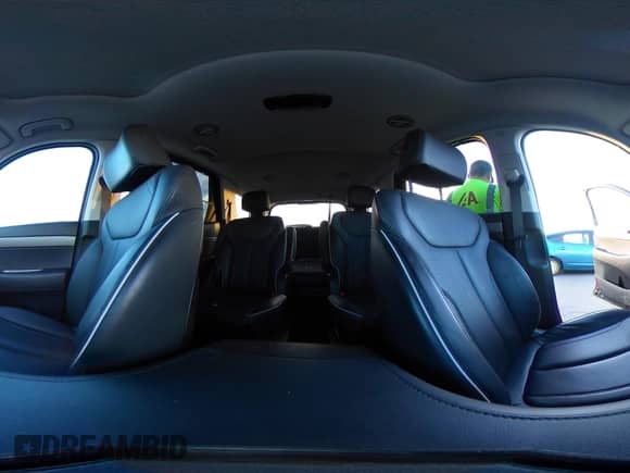 2024 Hyundai Palisade XRT with VIN KM8R3DGE4RU675312, listed as a IAAI auction lot 42928932 with 35,393 mi miles and . Bid and sale history available at DreamBid. Image 18.