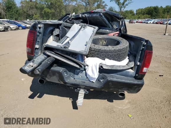 2018 Ram 1500 Night z VIN 1C6RR7MT2JS251593, wystawiony jako Copart lot #82051695 z przebiegiem Nie podano mil oraz Szkoda całkowita • Salvage title. Historia ofert i sprzedaży dostępna na DreamBid. Obrazek 6.