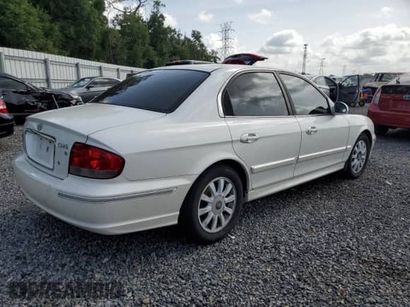 2003 Hyundai Sonata GLS with VIN KMHWF35H33A865127, listed as a Copart auction lot 60106805 with 171,600 mi miles and Salvage title. Bid and sale history available at DreamBid. Image 3.