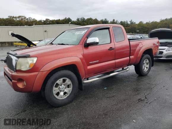 2005 Toyota Tacoma с VIN 5TEUU42N15Z033313, выставлен на аукционе Copart как лот 86146965 с пробегом 255 199 миль миль и Чистый • Clean title. История ставок и продаж доступна на DreamBid. Изображение 1.