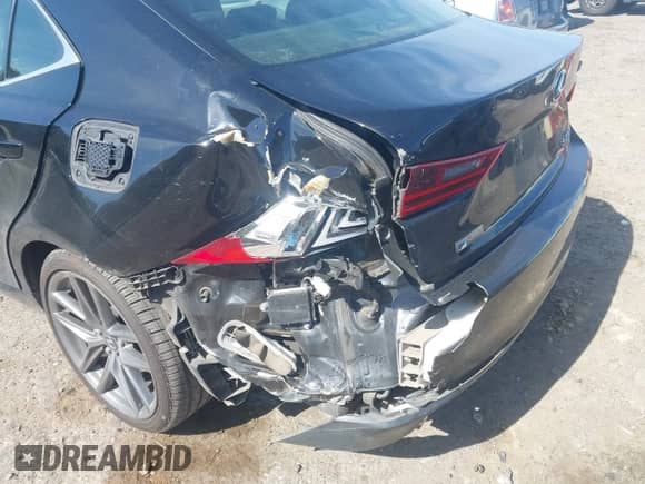 2015 Lexus IS 250 с VIN JTHBF1D26F5053899, выставлен на аукционе IAAI как лот 42284778 с пробегом 97 903 миль миль и . История ставок и продаж доступна на DreamBid. Изображение 6.