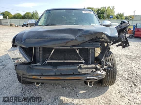 2011 Chevrolet Tahoe LTZ z VIN 1GNSKCE09BR177990, wystawiony jako Copart lot #81012815 z przebiegiem 194 704 mil mil oraz Szkoda całkowita • Salvage title. Historia ofert i sprzedaży dostępna na DreamBid. Obrazek 5.