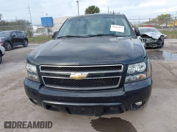 2010 Chevrolet Suburban LS z VIN 1GNUKHE38AR190423, wystawiony jako IAAI lot #41655080 z przebiegiem 215 187 mil mil oraz . Historia ofert i sprzedaży dostępna na DreamBid. Obrazek 6.
