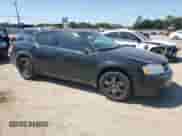 2013 Dodge Avenger SE z VIN 1C3CDZAB6DN504152, wystawiony jako Copart lot #71952145 z przebiegiem 215 940 mil mil oraz Szkoda całkowita • Salvage title. Historia ofert i sprzedaży dostępna na DreamBid. Obrazek 4.