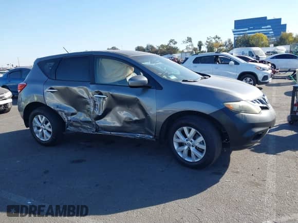 2014 Nissan Murano SV z VIN JN8AZ1MU2EW409168, wystawiony jako IAAI lot #41402957 z przebiegiem 137 894 mil mil oraz . Historia ofert i sprzedaży dostępna na DreamBid. Obrazek 13.