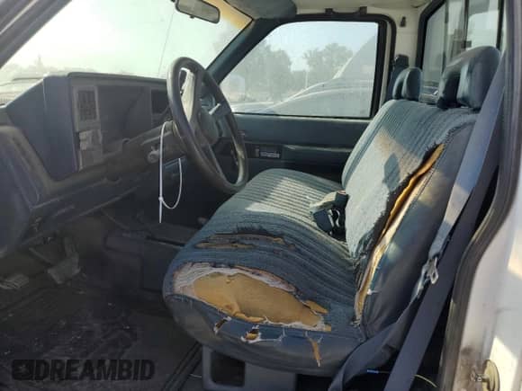 1993 GMC Sierra 1500 с VIN 1GTEK14Z1PZ528148, выставлен на аукционе Copart как лот 71455504 с пробегом 275 950 миль миль и Списание • Salvage title. История ставок и продаж доступна на DreamBid. Изображение 7.