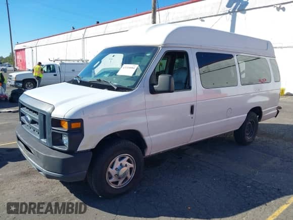2008 Ford Econoline Cargo Commercial with VIN 1FTNS24W78DB56969, listed as a IAAI auction lot 43310084 with 536,974 mi miles and . Bid and sale history available at DreamBid. Image 2.