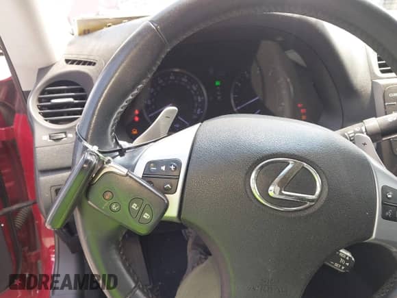 2012 Lexus IS 250 C с VIN JTHFF2C27C2525730, выставлен на аукционе IAAI как лот 42392387 с пробегом 105 013 миль миль и . История ставок и продаж доступна на DreamBid. Изображение 11.
