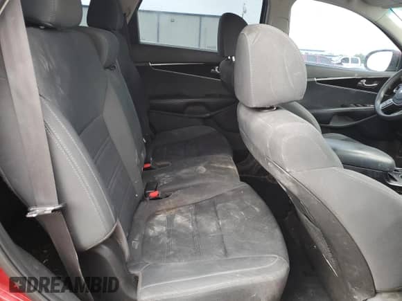 2020 Kia Sorento LX с VIN 5XYPG4A39LG680280, выставлен на аукционе Copart как лот 81449775 с пробегом 64 779 миль миль и Списание • Salvage title. История ставок и продаж доступна на DreamBid. Изображение 10.