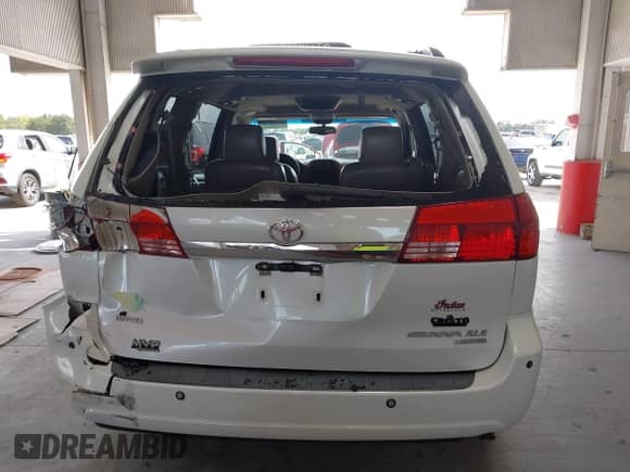 2004 Toyota Sienna XLE z VIN 5TDZA22C14S094612, wystawiony jako IAAI lot #43148930 z przebiegiem 125 471 mil mil oraz . Historia ofert i sprzedaży dostępna na DreamBid. Obrazek 16.