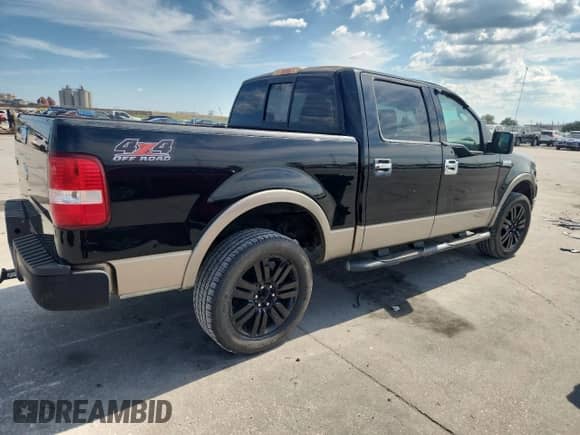 2004 Ford F-150 XLT with VIN 1FTPW14514KB45342, listed as a Copart auction lot 84925225 with 243,128 mi miles and Clean title. Bid and sale history available at DreamBid. Image 3.