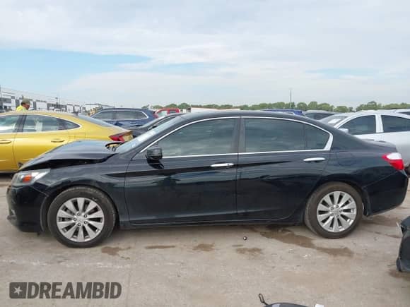 2014 Honda Accord EX-L with VIN 1HGCR2F88EA192072, listed as a IAAI auction lot 43339437 with 112,143 mi miles and . Bid and sale history available at DreamBid. Image 14.