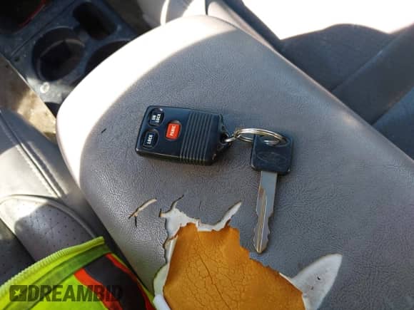 1997 Ford Explorer XLT с VIN 1FMDU35P2VZC38816, выставлен на аукционе IAAI как лот 42599570 с пробегом 190 282 миль миль и . История ставок и продаж доступна на DreamBid. Изображение 11.