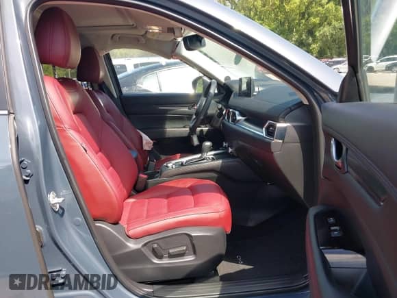 2025 Mazda CX-5 S Carbon Edition с VIN JM3KFBCM3S0627951, выставлен на аукционе IAAI как лот 42859913 с пробегом 3 723 миль миль и . История ставок и продаж доступна на DreamBid. Изображение 5.