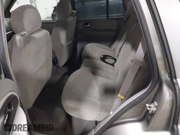 2006 Chevrolet TrailBlazer LS z VIN 1GNDT13S262180002, wystawiony jako IAAI lot #43499852 z przebiegiem 206 429 mil mil oraz . Historia ofert i sprzedaży dostępna na DreamBid. Obrazek 8.