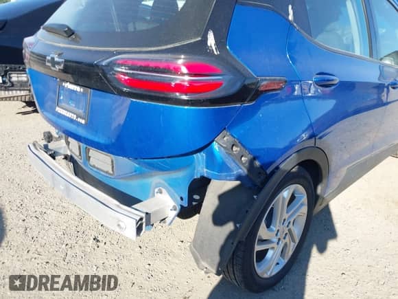 2023 Chevrolet Bolt EV 1LT z VIN 1G1FW6S0XP4111580, wystawiony jako IAAI lot #43269057 z przebiegiem 47 828 mil mil oraz . Historia ofert i sprzedaży dostępna na DreamBid. Obrazek 22.