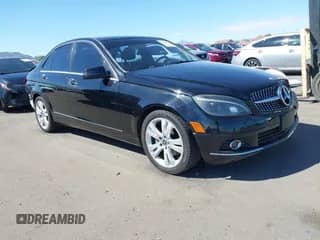 2011 Mercedes-Benz C 300 Sport z VIN WDDGF5EB9BF632473, wystawiony jako IAAI lot #43204109 z przebiegiem 174 998 mil mil oraz . Historia ofert i sprzedaży dostępna na DreamBid. Obrazek 1.