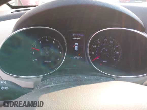 2014 Hyundai Santa Fe z VIN 5XYZU3LA3EG126890, wystawiony jako IAAI lot #42974858 z przebiegiem 103 129 mil mil oraz . Historia ofert i sprzedaży dostępna na DreamBid. Obrazek 7.