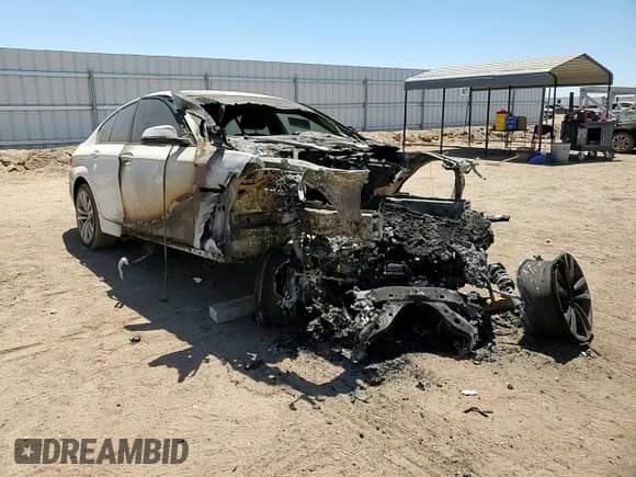 2016 BMW 5 Series 528i с VIN WBA5A5C53GG354973, выставлен на аукционе Copart как лот 66045665 с пробегом Не указан миль и На запчасти • Non repairable. История ставок и продаж доступна на DreamBid. Изображение 13.