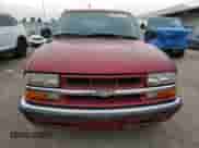 1998 Chevrolet Blazer LT z VIN 1GNDT13W1W2261382, wystawiony jako Copart lot #80436974 z przebiegiem 145 348 mil mil oraz Szkoda całkowita • Salvage title. Historia ofert i sprzedaży dostępna na DreamBid. Obrazek 5.