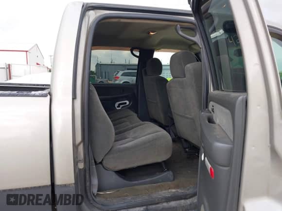 2003 Chevrolet Silverado 1500HD LS с VIN 1GCGK13UX3F107684, выставлен на аукционе IAAI как лот 42202674 с пробегом Не указан миль и . История ставок и продаж доступна на DreamBid. Изображение 8.