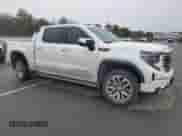 2023 GMC Sierra 1500 Denali z VIN 1GTUUGED8PZ115395, wystawiony jako Copart lot #71721435 z przebiegiem 46 201 mil mil oraz Szkoda całkowita • Salvage title. Historia ofert i sprzedaży dostępna na DreamBid. Obrazek 4.