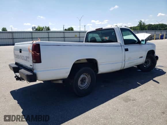 1997 Chevrolet Silverado 1500 z VIN 1GCEC14W2VZ138482, wystawiony jako Copart lot #55863424 z przebiegiem 270 995 mil mil oraz Szkoda całkowita • Salvage title. Historia ofert i sprzedaży dostępna na DreamBid. Obrazek 3.