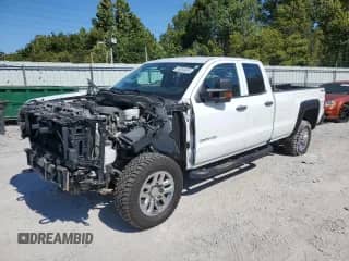 2017 Chevrolet Silverado 2500HD Work Truck z VIN 1GC2KUEG6HZ164926, wystawiony jako Copart lot #69358695 z przebiegiem 209 034 mil mil oraz Szkoda całkowita • Salvage title. Historia ofert i sprzedaży dostępna na DreamBid. Obrazek 1.