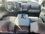 2012 Toyota Tundra z VIN 5TFRY5F13CX123560, wystawiony jako Copart lot #71097505 z przebiegiem 190 171 mil mil oraz Szkoda całkowita • Salvage title. Historia ofert i sprzedaży dostępna na DreamBid. Obrazek 8.